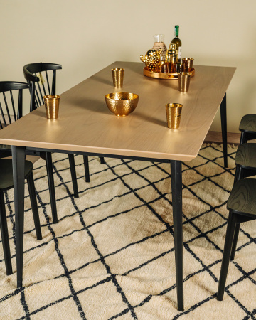 Обеденный стол Mary